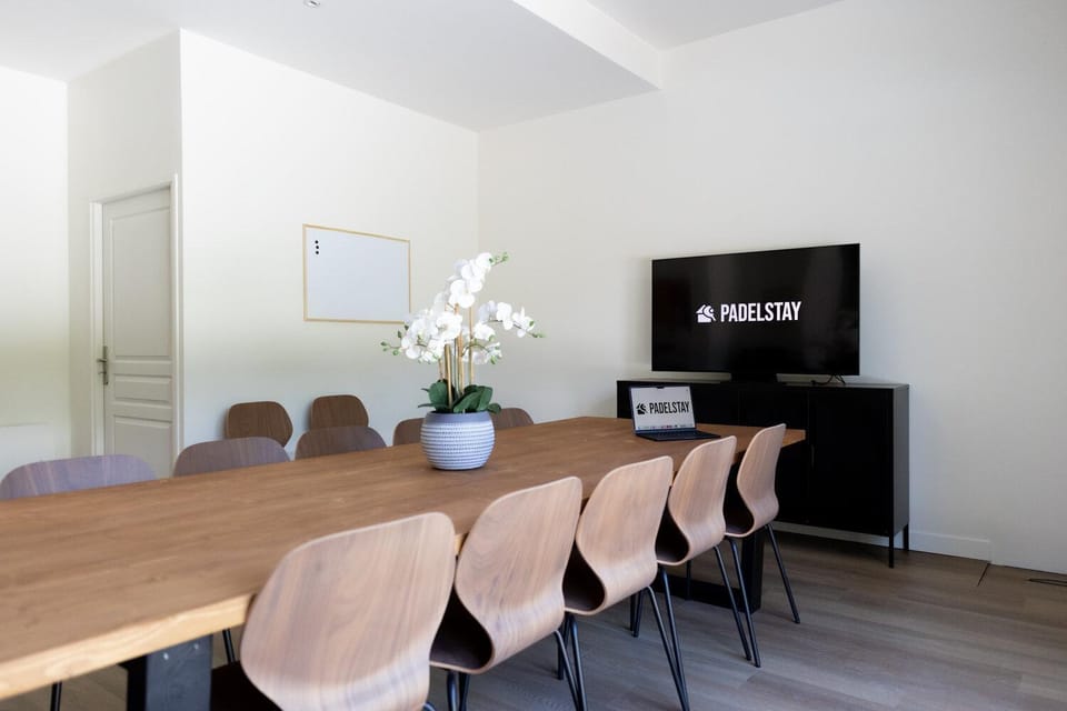 Meeting/conference room