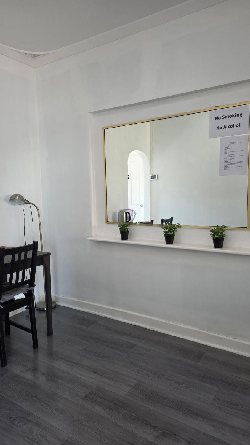 Cozy room near airport Bed and Breakfast in Perth