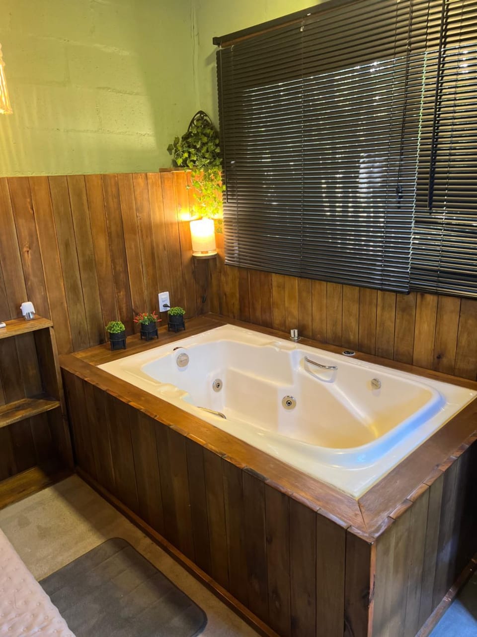 Hot Tub, Bath