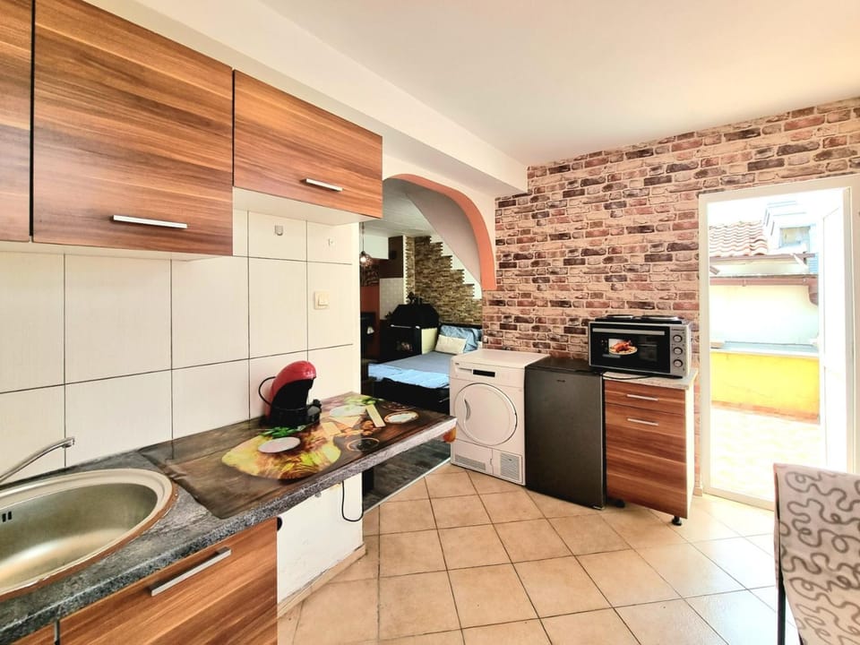 Sea Star to the Sea Garden-Studio Apartment in Burgas