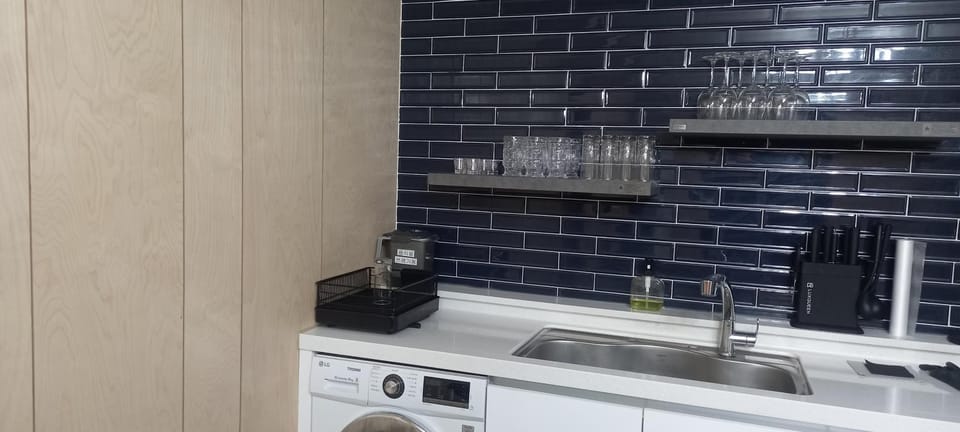 함덕풀빌라 펜션 람보르기니 House in South Korea