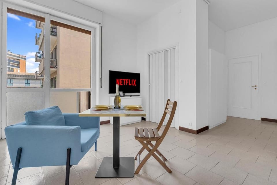 Luminous Designer Home near Paolo Sarpi - Messina Apartment in Milan