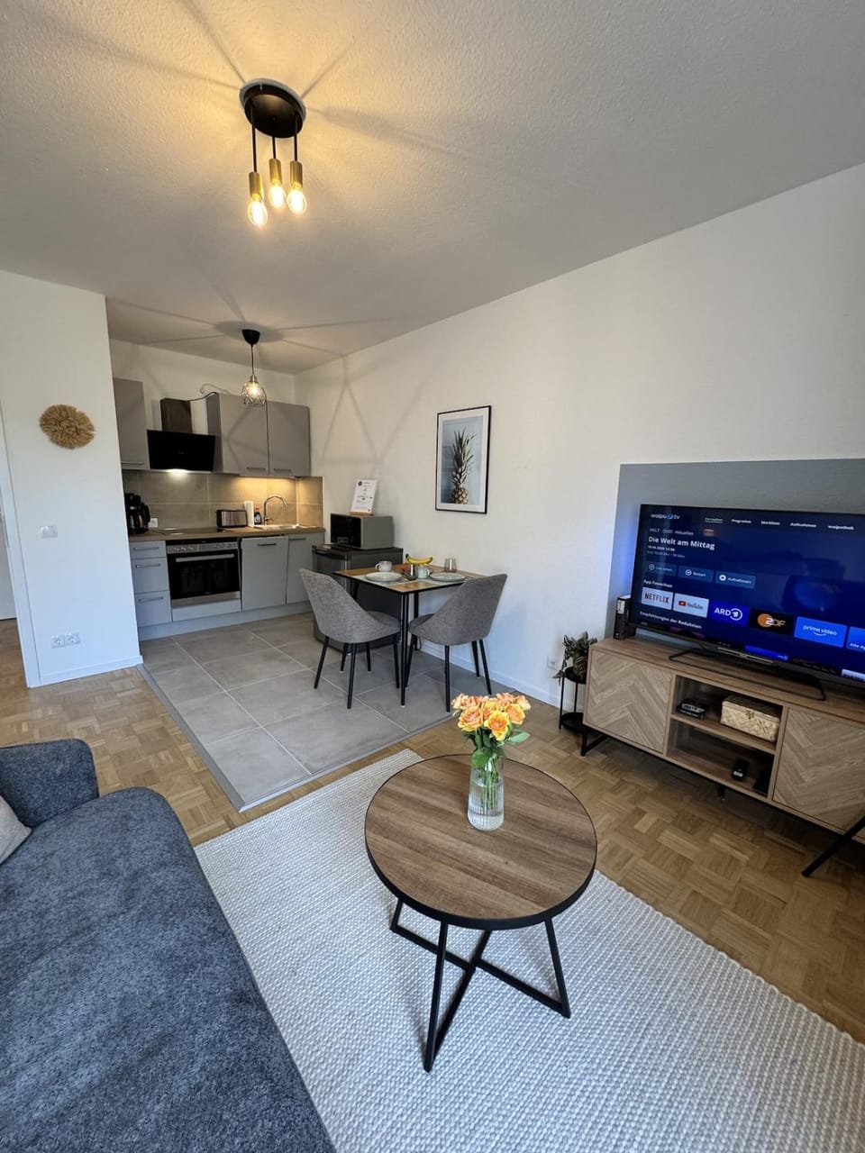 Kitchen or kitchenette, Living room