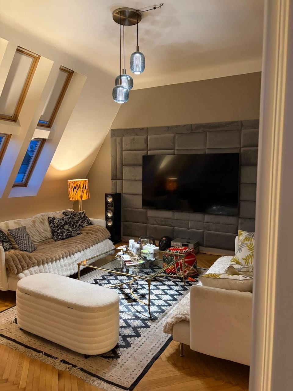 TV and multimedia, Living room, Photo of the whole room, Seating area