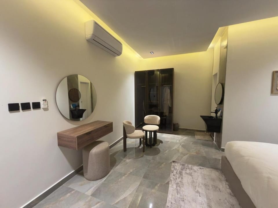 Bedroom, wardrobe