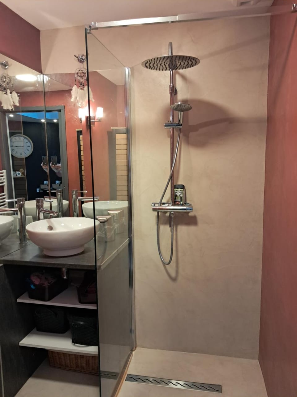 Chambre privative - LOFT3 Descartes Bed and Breakfast in Le Mans