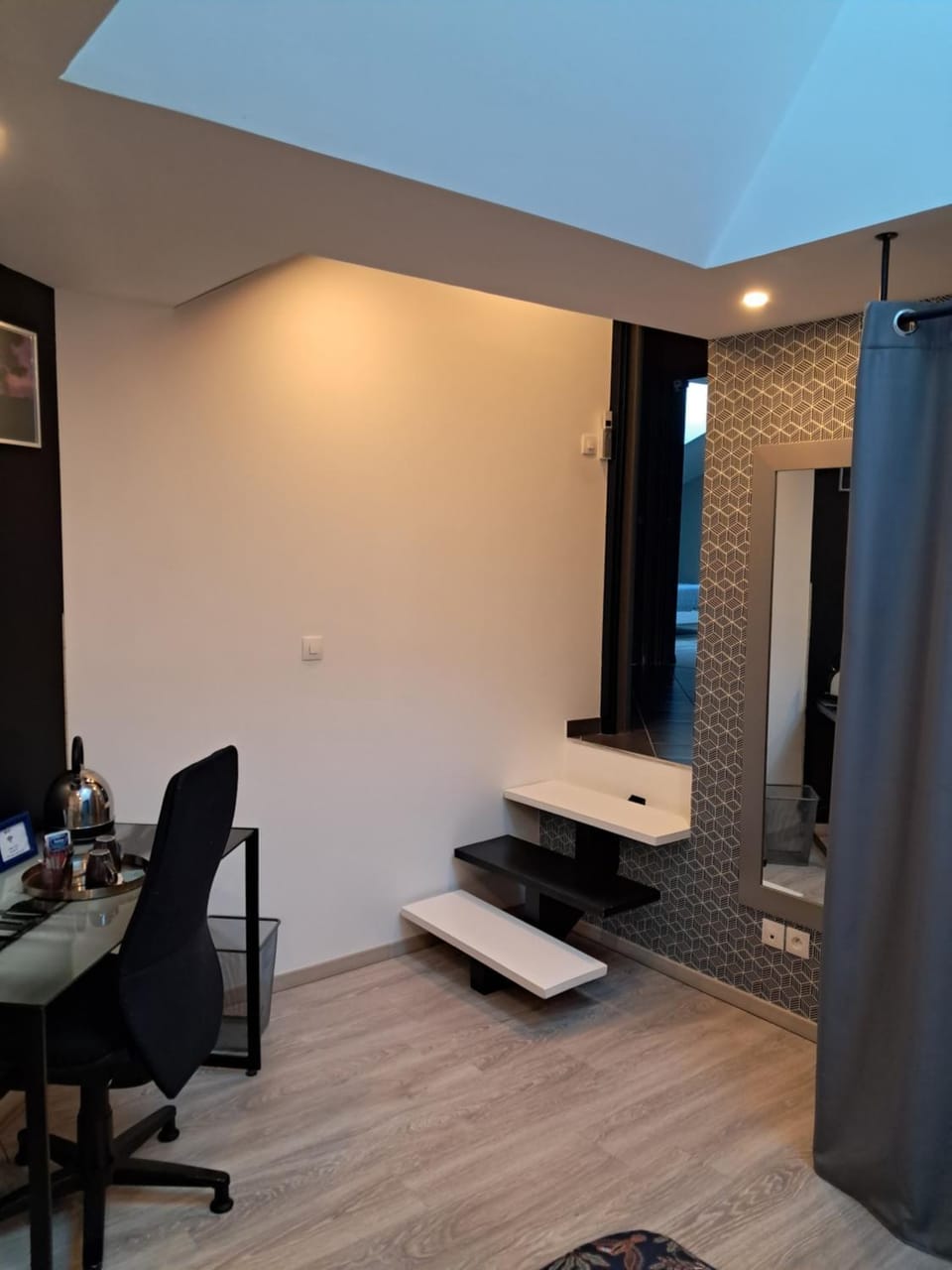 Chambre privative - LOFT3 Descartes Bed and Breakfast in Le Mans