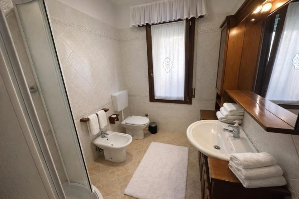 Shower, Toilet, Bathroom, bidet