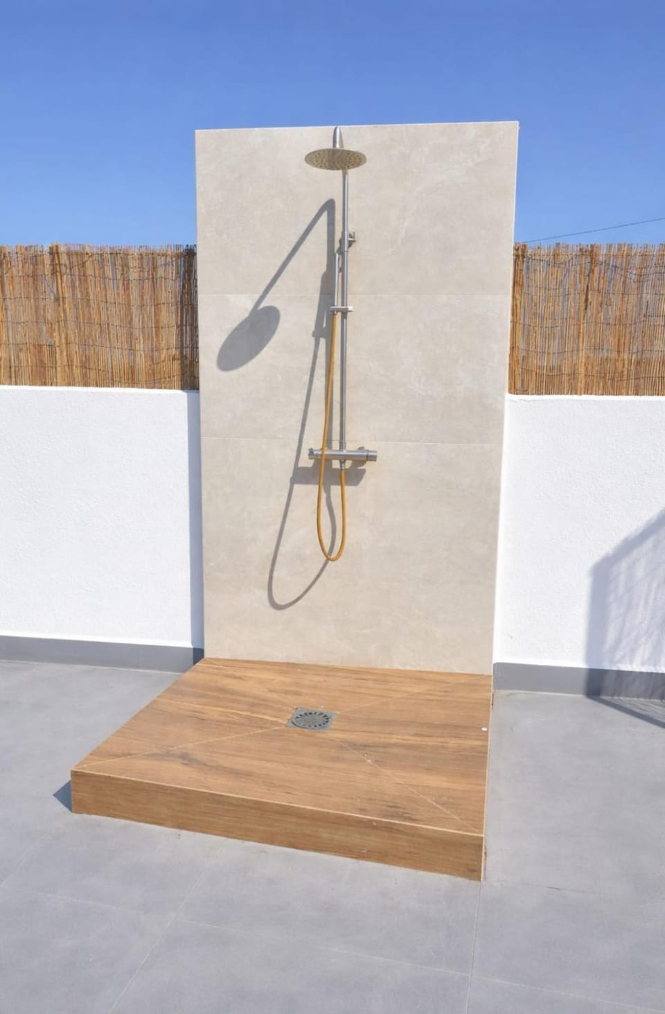 Shower, Day