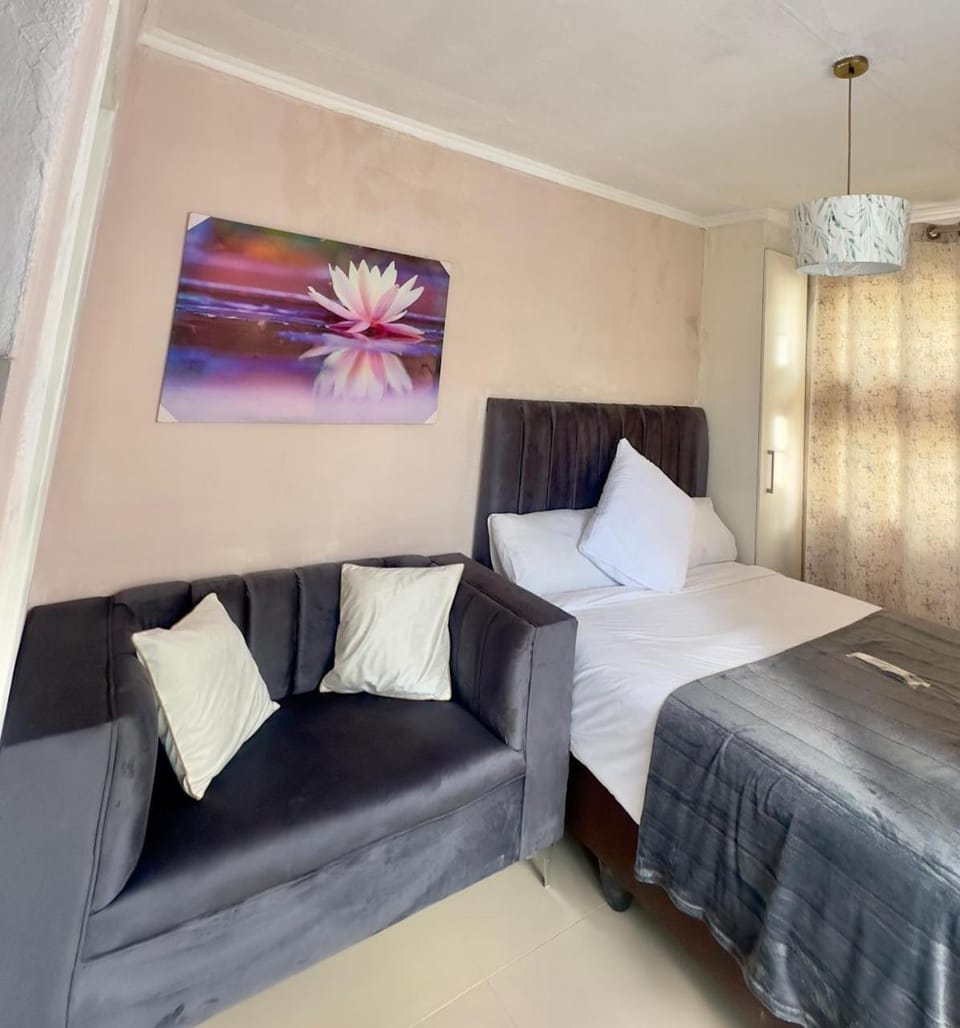 Cozy Studio Maison Bed and Breakfast in Roodepoort