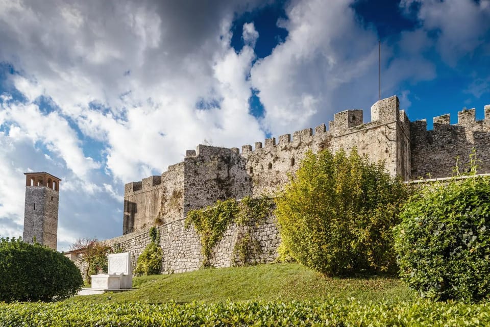 Nearby landmark, Spring, Day, Natural landscape