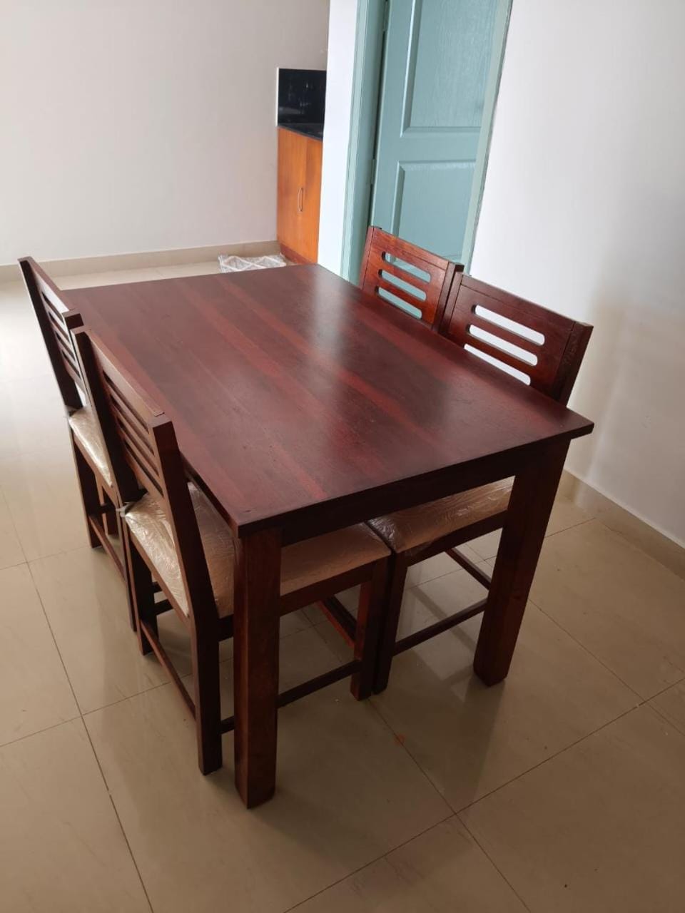 88 3 bhk Near lulumall Apartment in Kochi