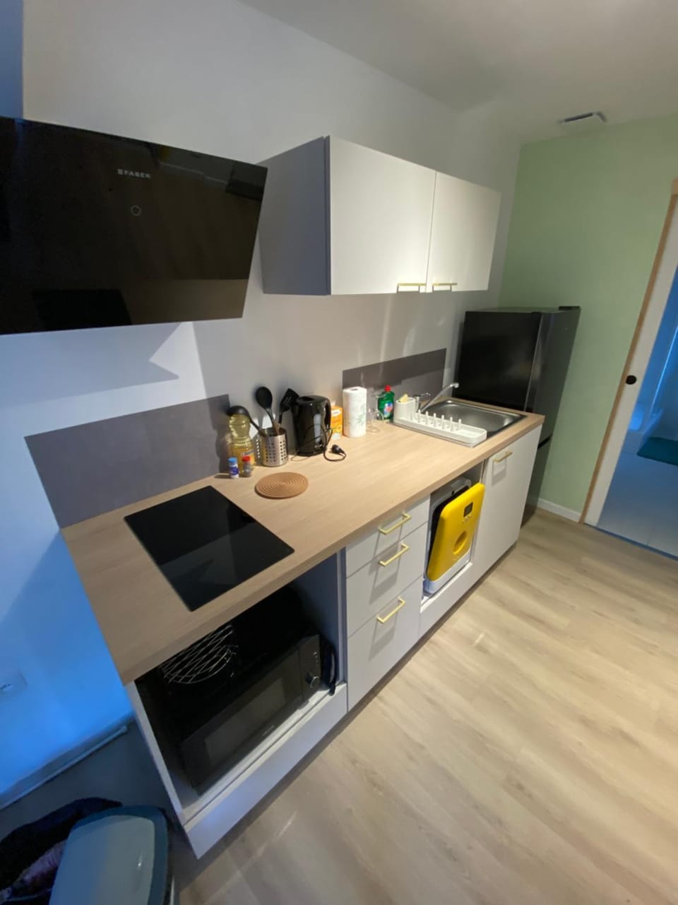 Kitchen or kitchenette, kitchen