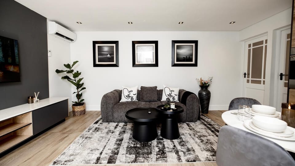 TV and multimedia, Living room, Seating area, air conditioner
