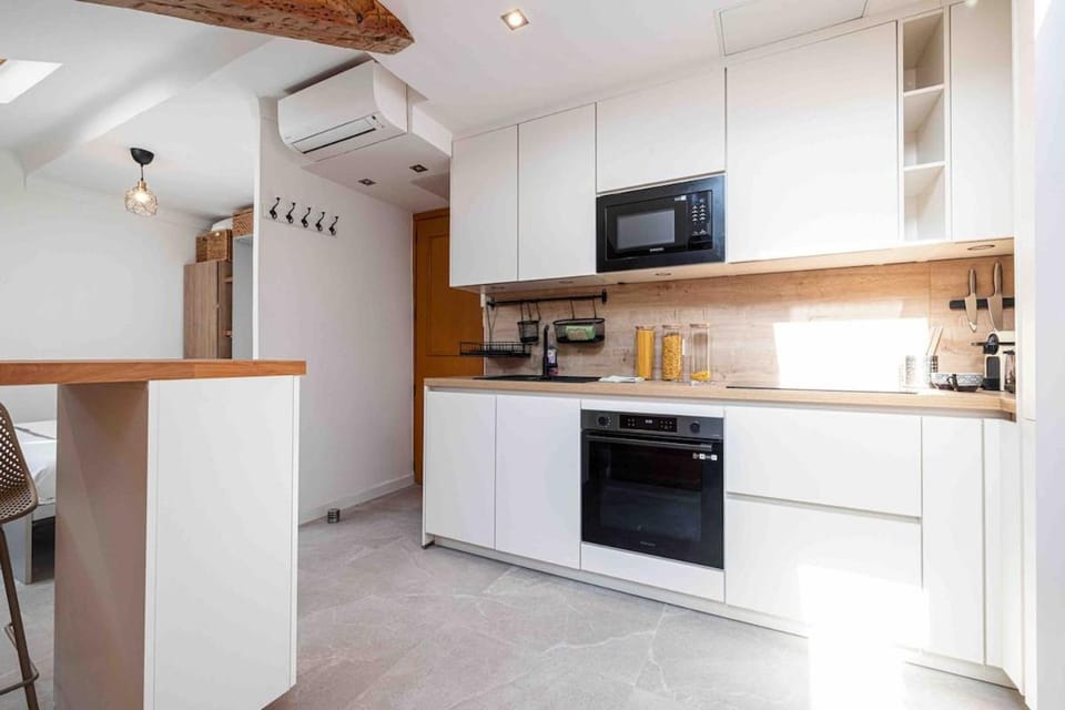 Premium Central Cannes Stay, 1 min from Croisette Apartment in Cannes