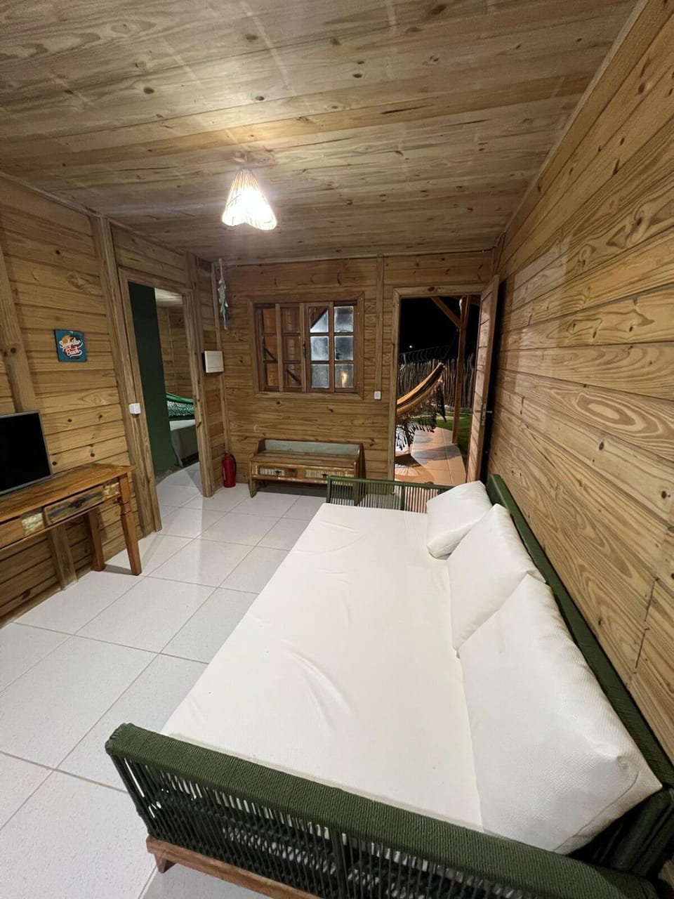 Bed, Living room