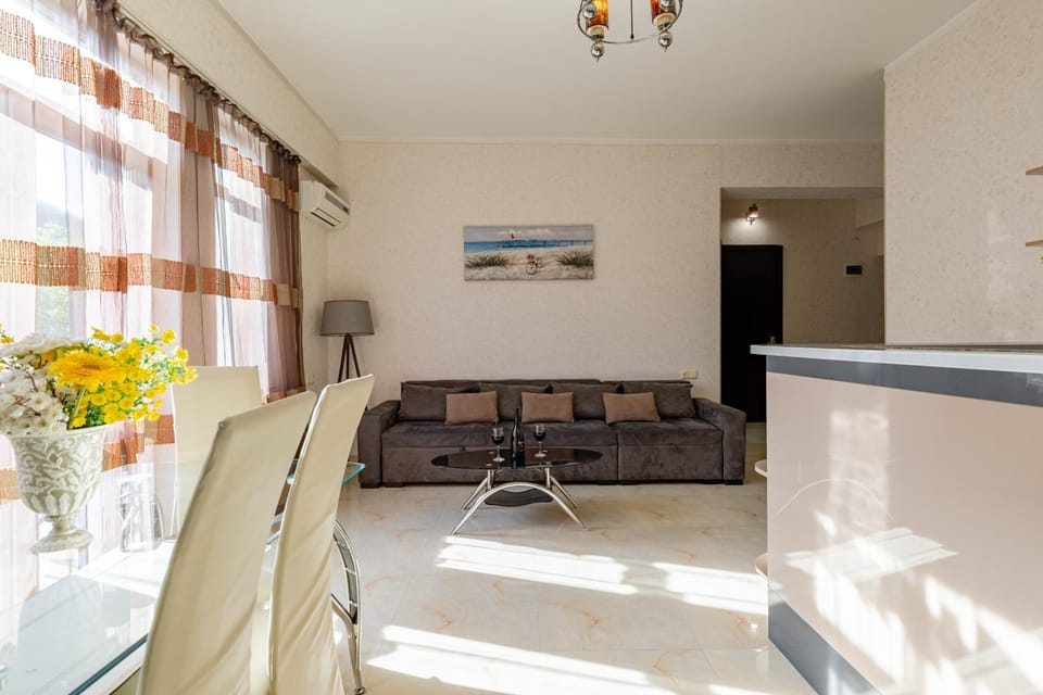 Living room, Seating area, Dining area