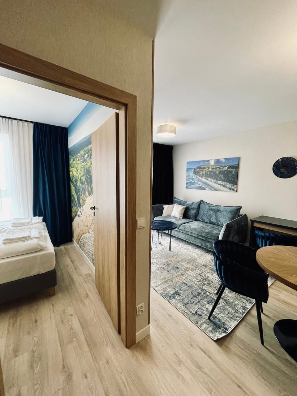 Bed, Living room, Photo of the whole room, Seating area, Dining area, Bedroom, towels, wardrobe