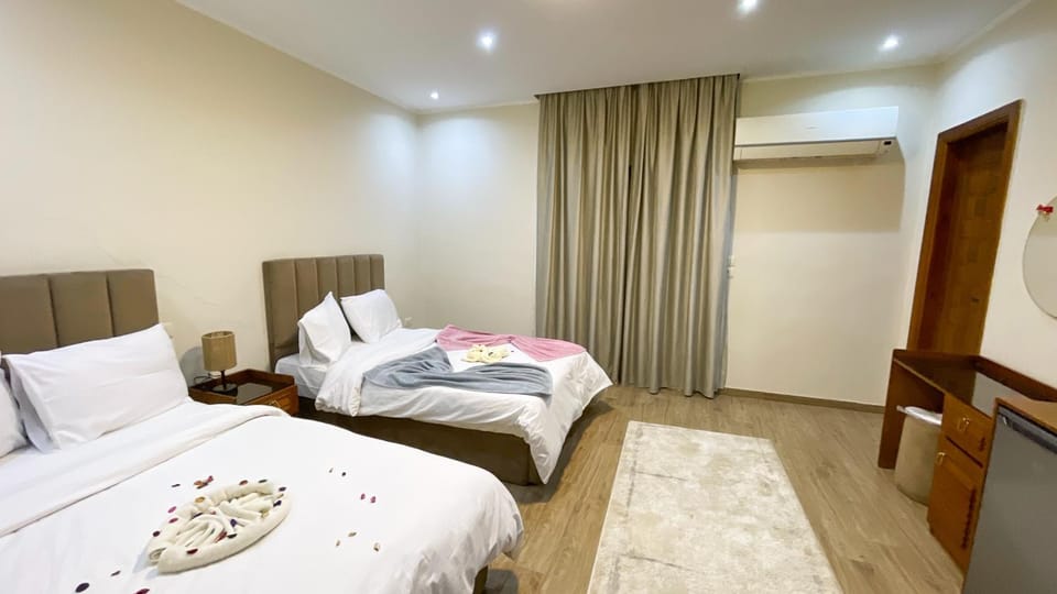 Bed, Photo of the whole room, air conditioner