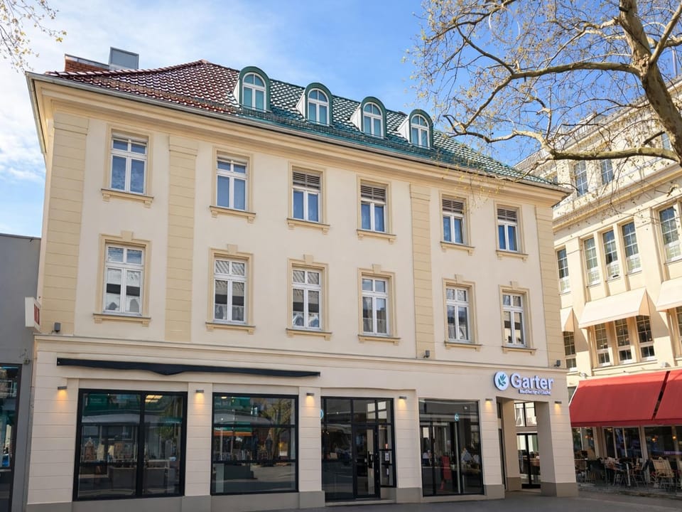 Property building, City view, Location