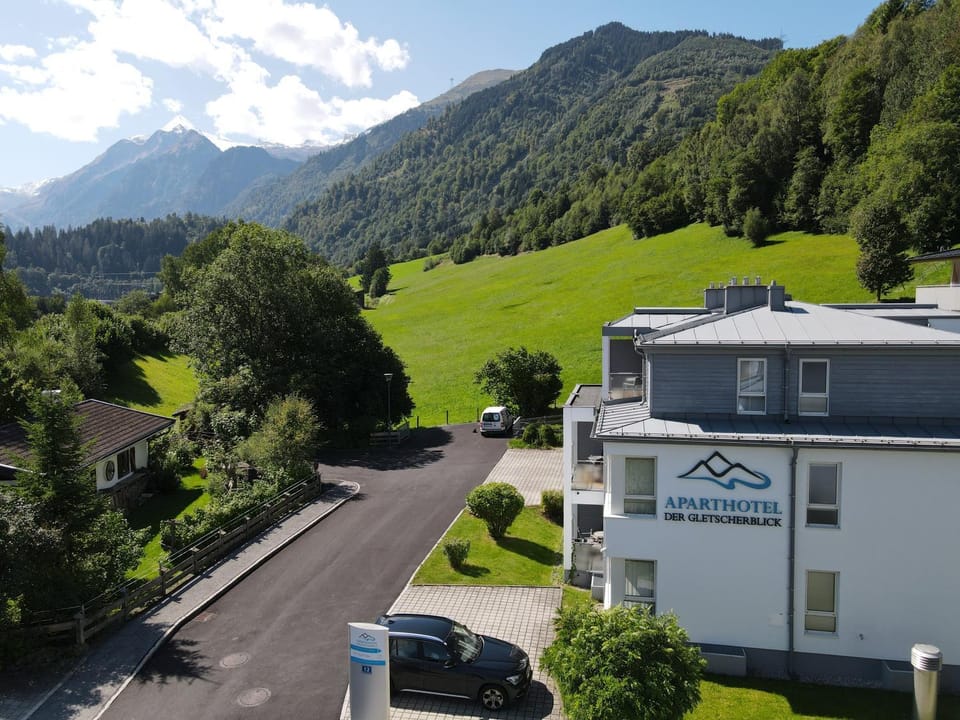 Property building, Day, Bird's eye view