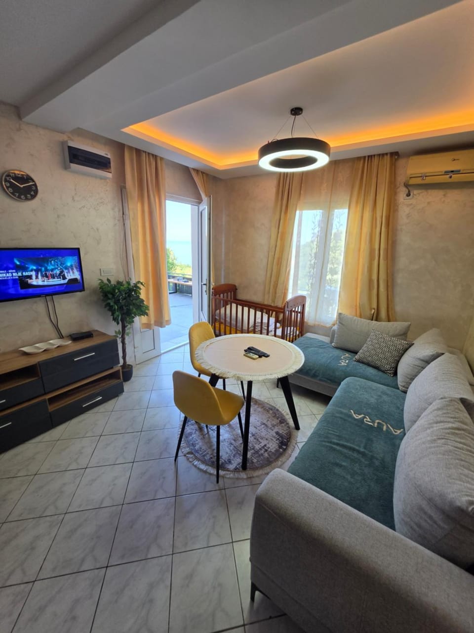 TV and multimedia, Living room, Seating area