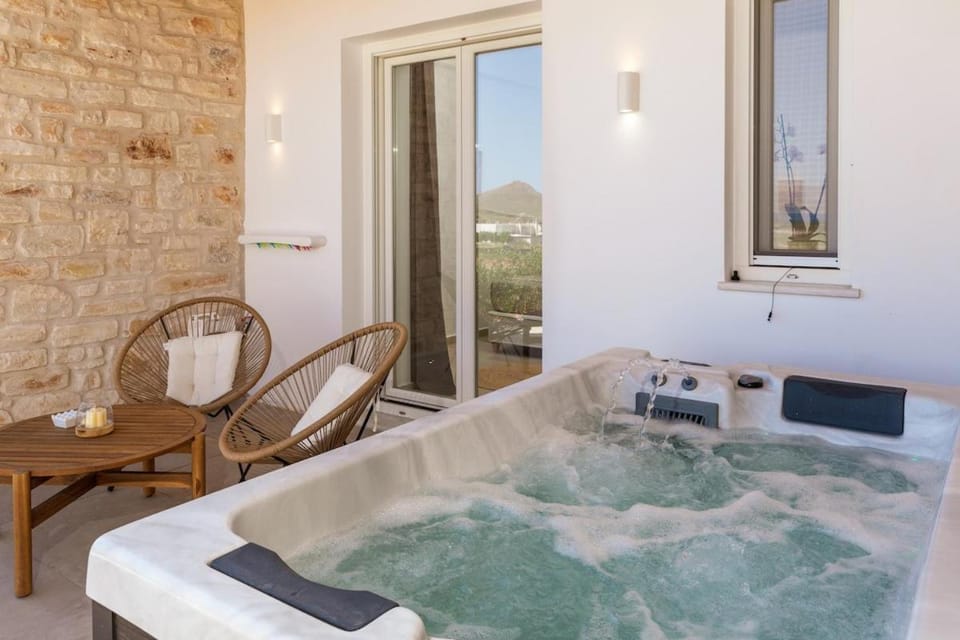 Sunshine Alkyoni Suite House in Paros, Greece