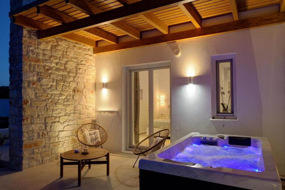 Sunshine Alkyoni Suite House in Paros, Greece