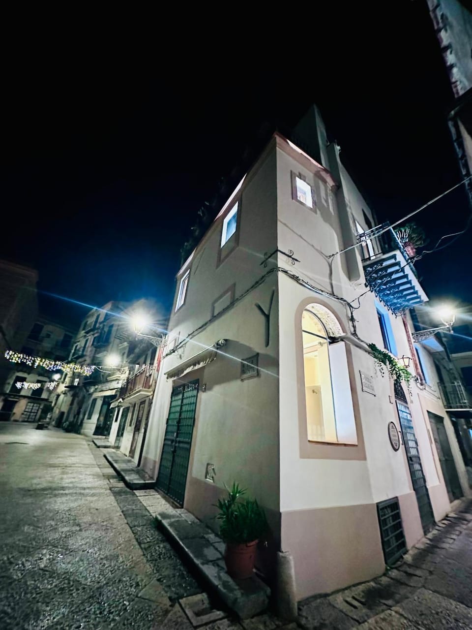 Property building, Facade/entrance