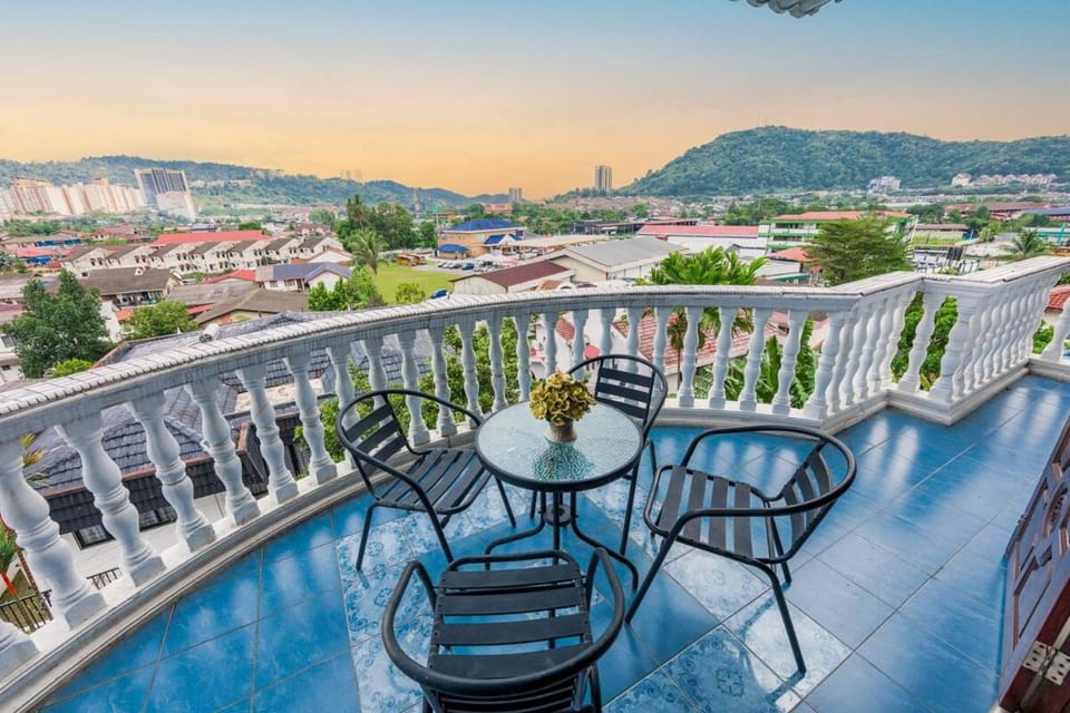 Merpati Heritage Villa for 25pax, Ampang, KLCC Villa in Hulu Langat