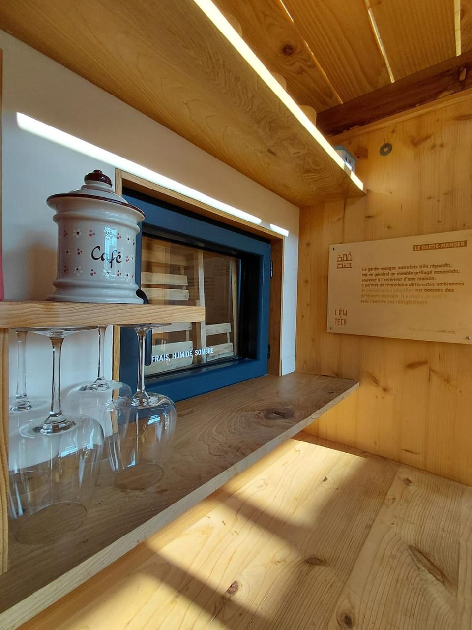 La tiny house Low Tech Chalet in Cléder