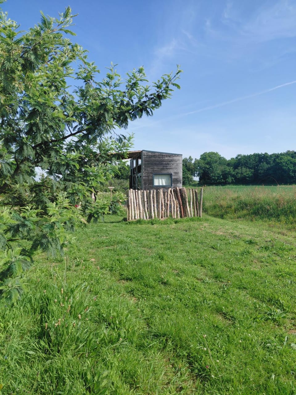 La tiny house Low Tech Chalet in Cléder