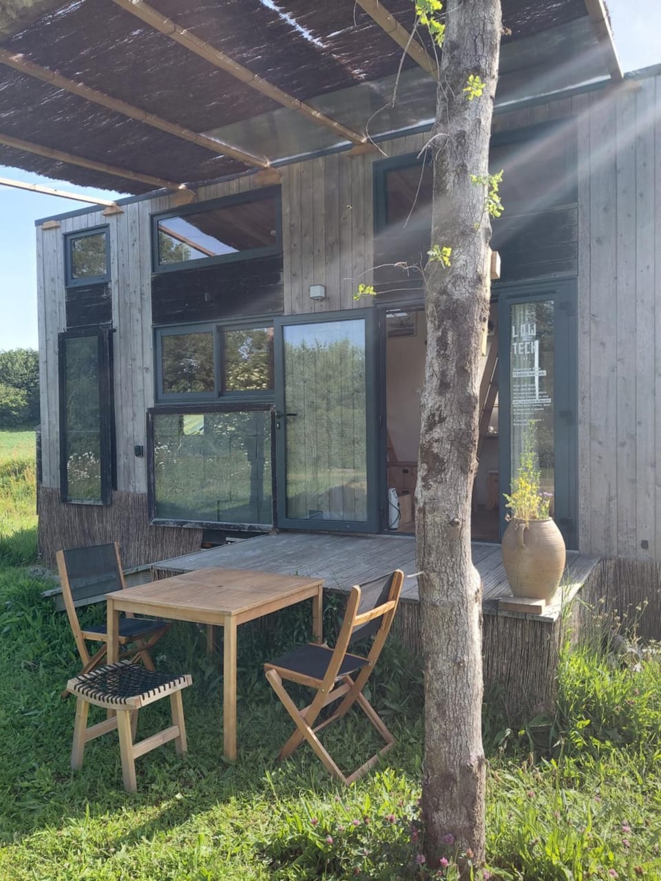 La tiny house Low Tech Chalet in Cléder