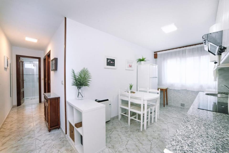 Confort en Arzúa Centro, Apt 2 by CABANA Rentals Apartment in Arzúa