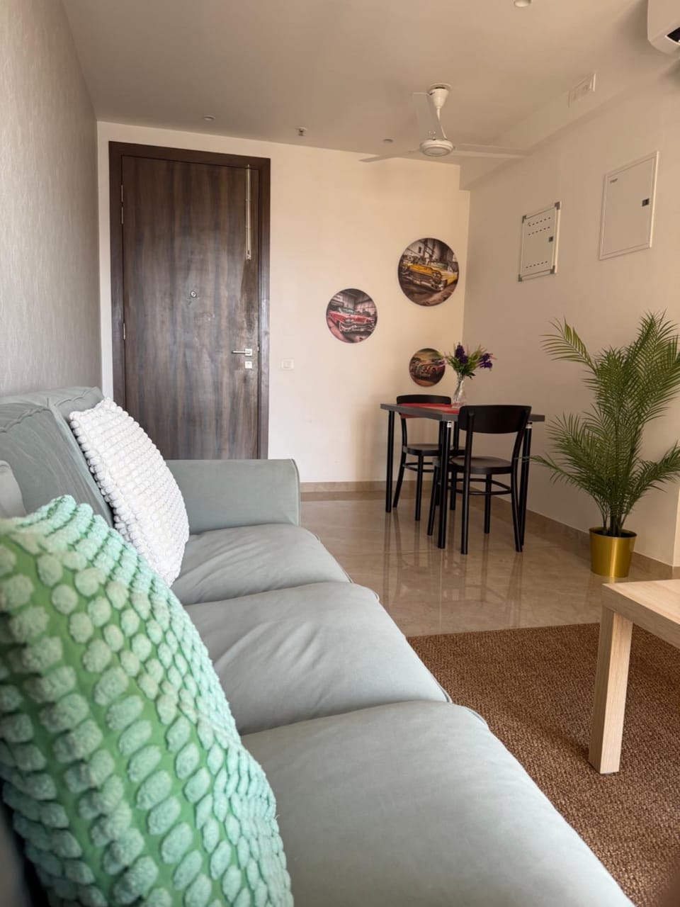 Seating area, Dining area