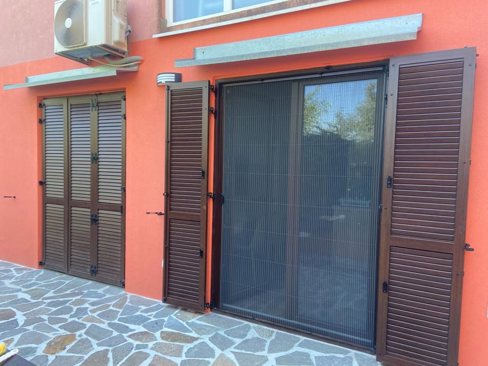 Property building, Patio, Day