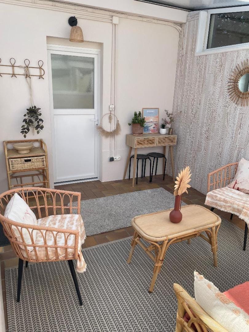 Maisonnette bord de mer House in France