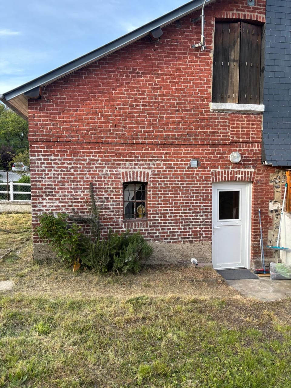 Facade/entrance