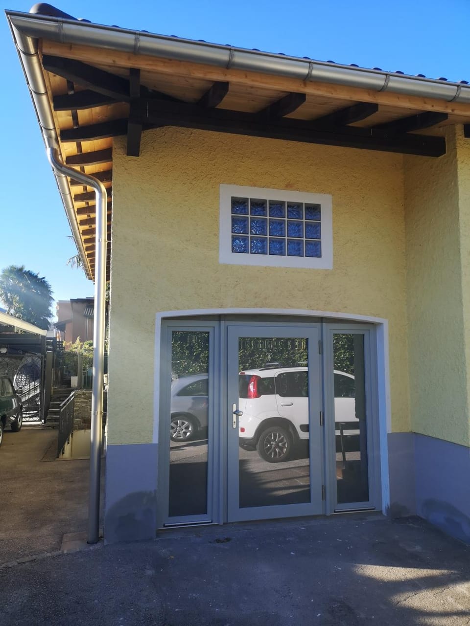 Facade/entrance