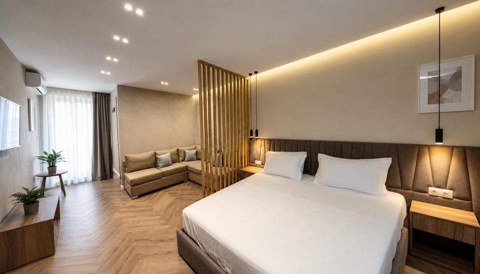 Bed, Photo of the whole room, Seating area, Bedroom