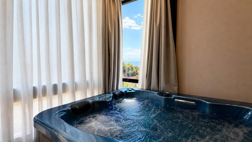 Hot Tub, Bath