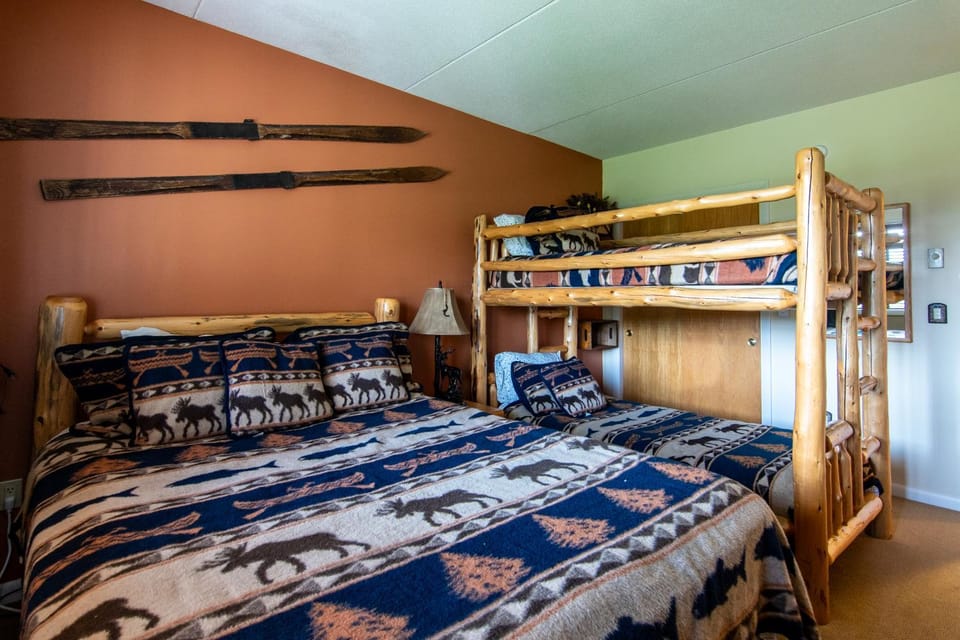 Bed, Bedroom, bunk bed
