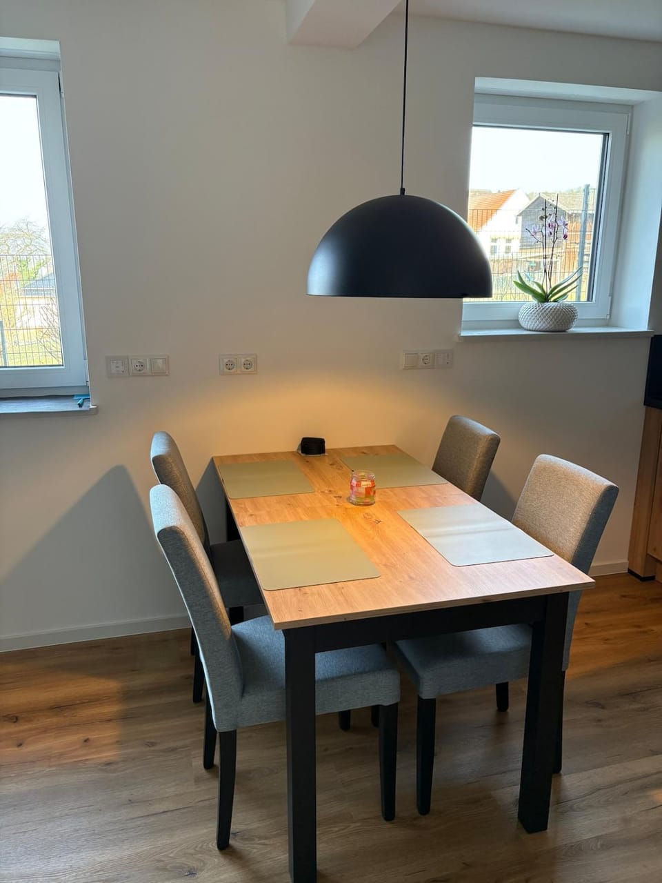 Dining area, Food