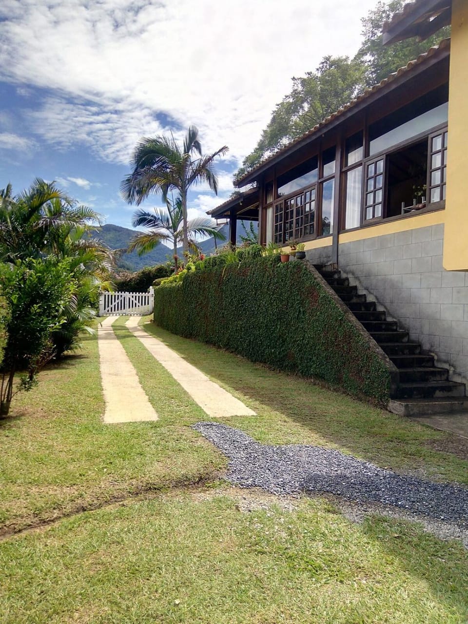 Yellow House Itaipava House in State of Rio de Janeiro