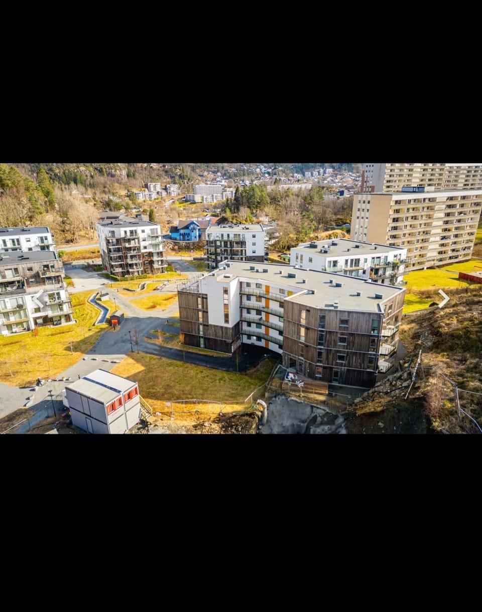 Bright & Spacious 3 Bedroom Apartment in Fyllingsdalen, Vestlundveien 24 F, West Bergen Apartment in Bergen