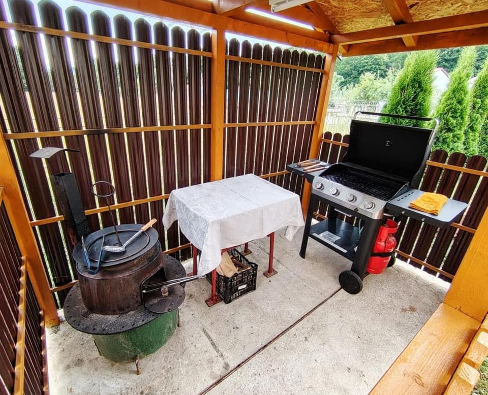 Kitchen or kitchenette, Kitchen or kitchenette, Living room, Seating area, Dining area