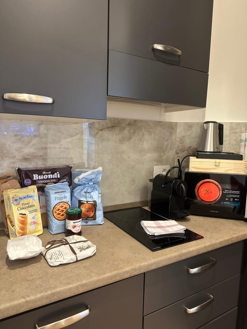 Coffee/tea facilities, Kitchen or kitchenette, Food and drinks, Food, internet, internet, microwave, stove, toaster, kitchen