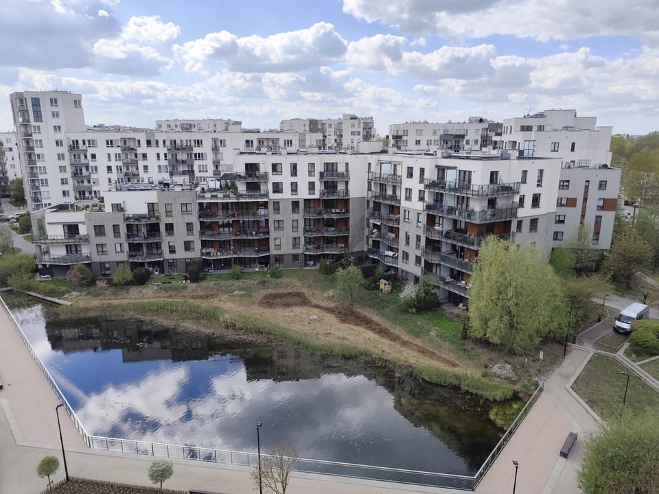 Property building, Location