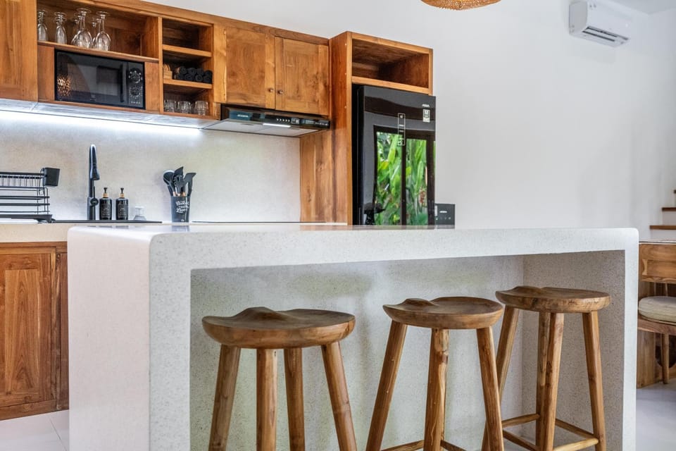 Kitchen or kitchenette, Seating area