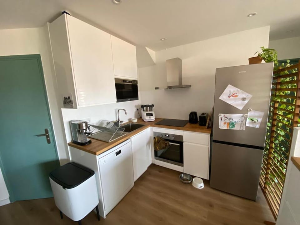 Appartement de 70m2 en bord de mer avec garage et balcon Apartment in Toulon